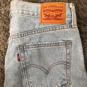 Levi’s Straight Leg Jeans
